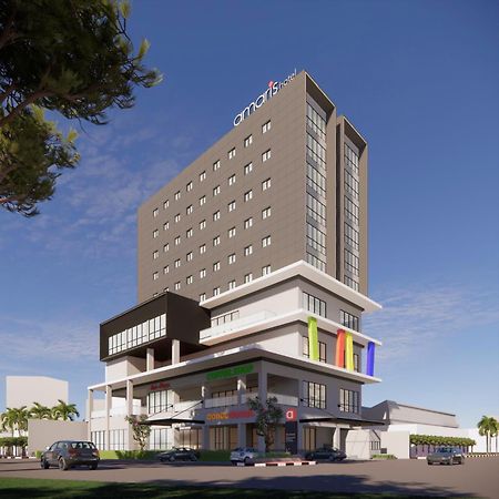 Amaris Hotel Manado Bagian luar foto